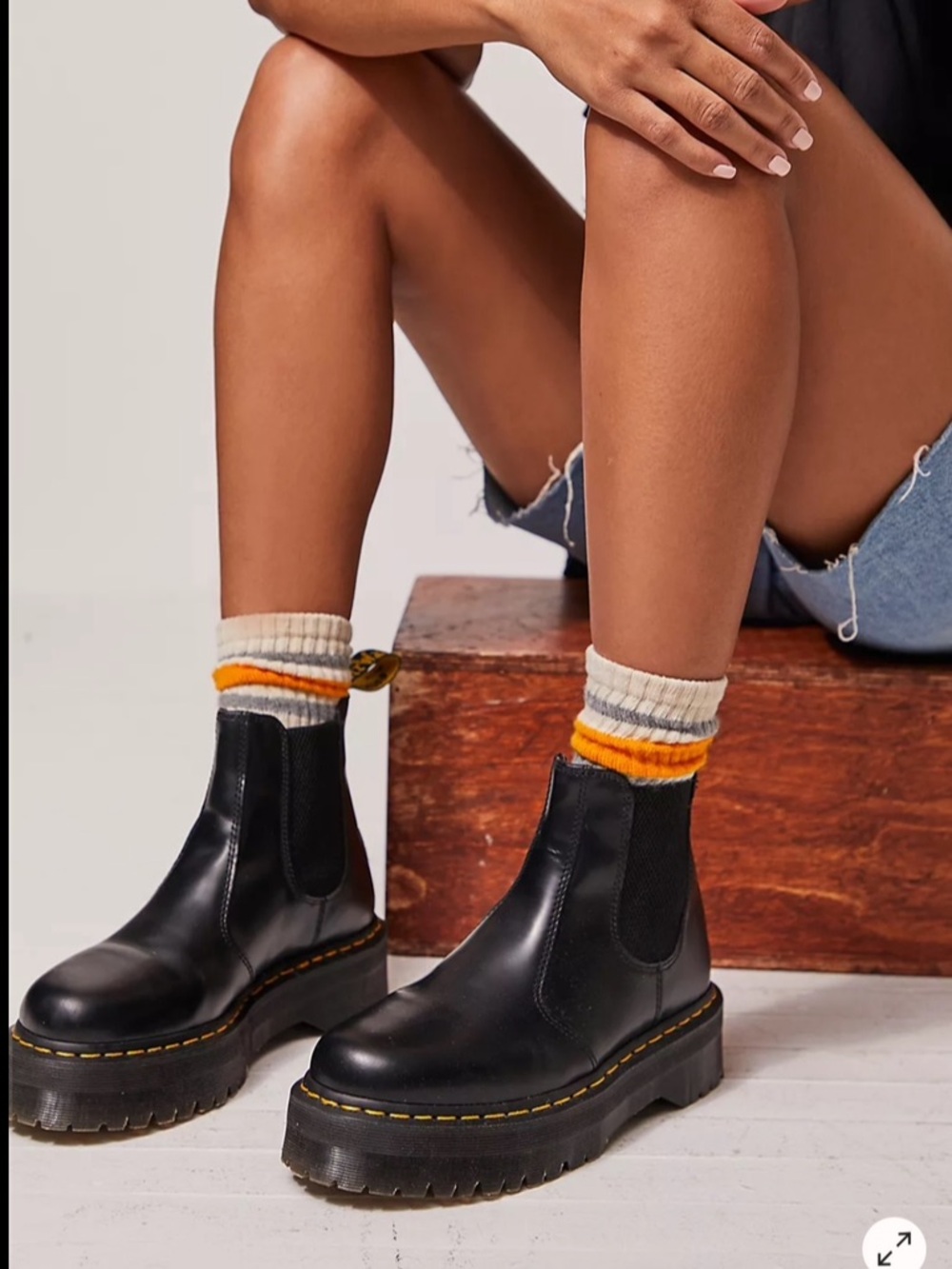 DR. MARTENS | 2976 Quad Platform Chelsea Boots